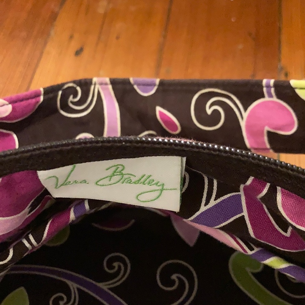 Lovely Vera Bradley bag - plus free wristlet! - Picture 8 of 9